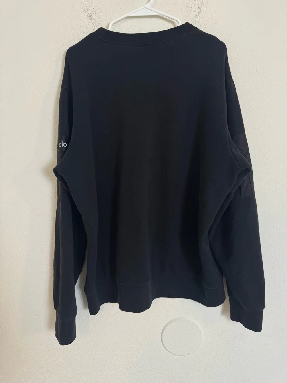 Alo Yoga traverse mixed media black pullover crewneck sweater
